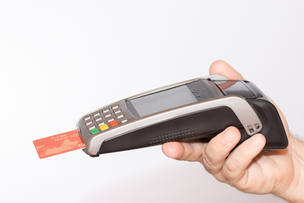 Cara Memasukkan Kartu ATM ke Mesin EDC
