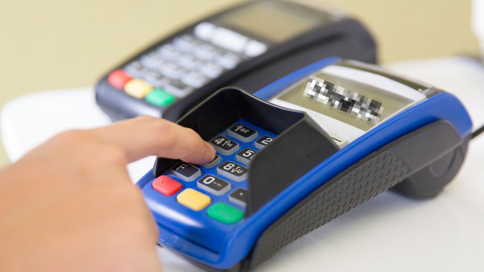 EDC BCA Cara Mendapatkan, Biaya, dan Perbandingan