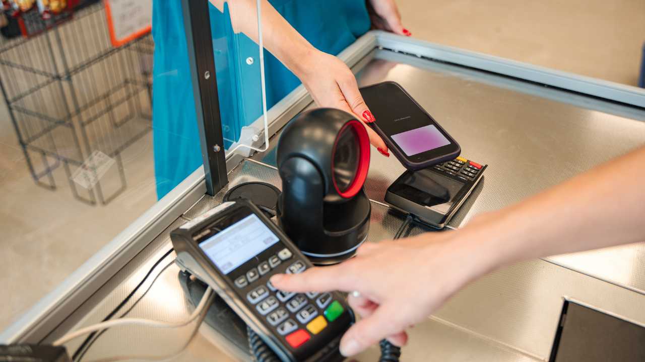 Apakah Indomaret Bisa QRIS Ini Jawabannya