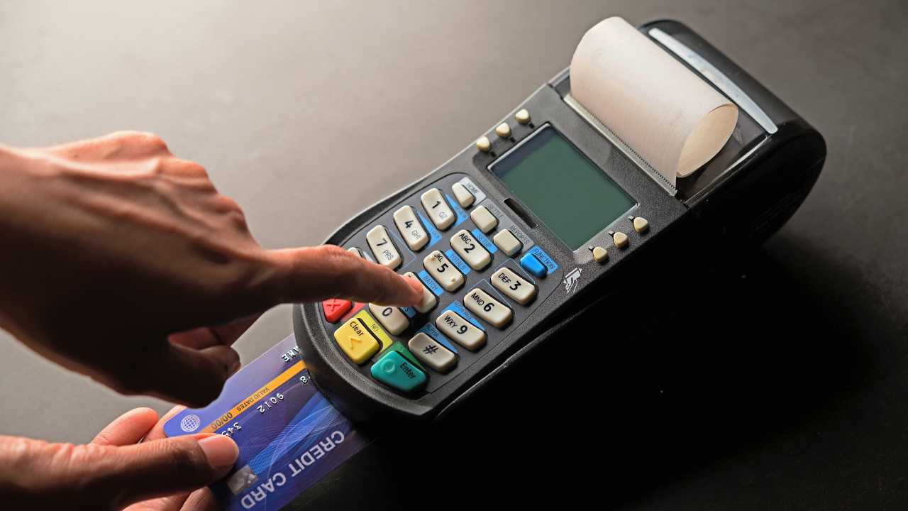 Mesin EDC BRI dan Perbandingannya dengan EDC Modern